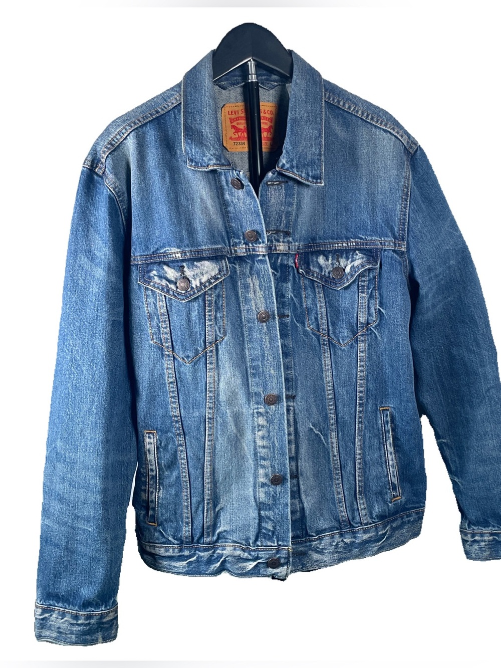 Classic Levi's Men's Trucker denim jacket in a medium stonewash finish